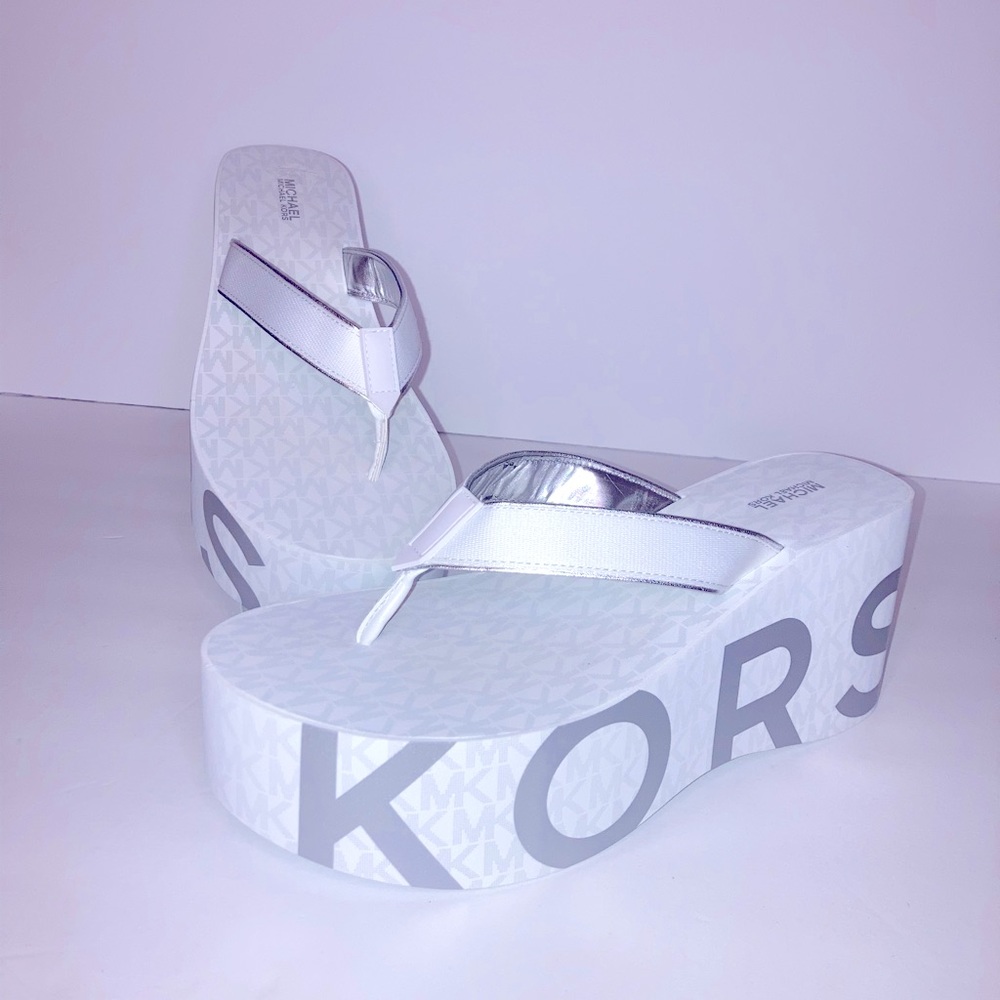 MICHAEL KORS Benny Flip-Flop Wedge Sandels